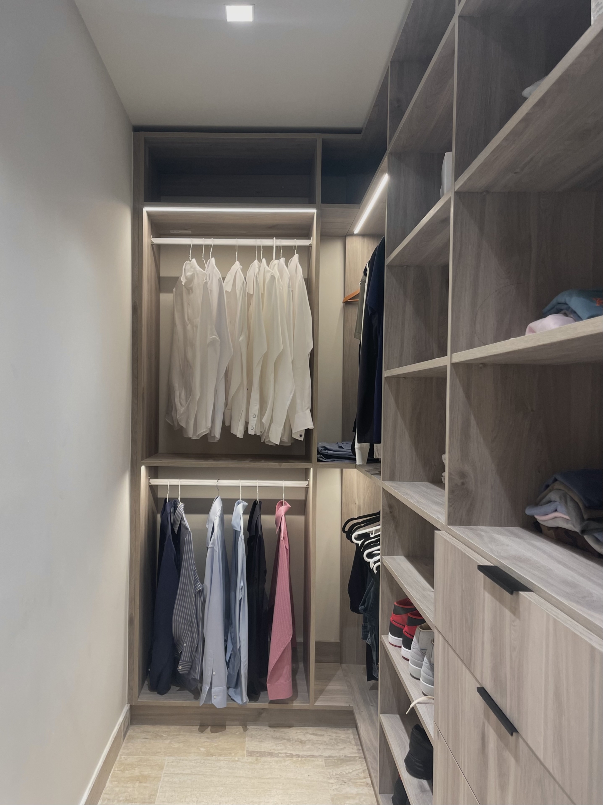 Closet Master Villa The Laurent