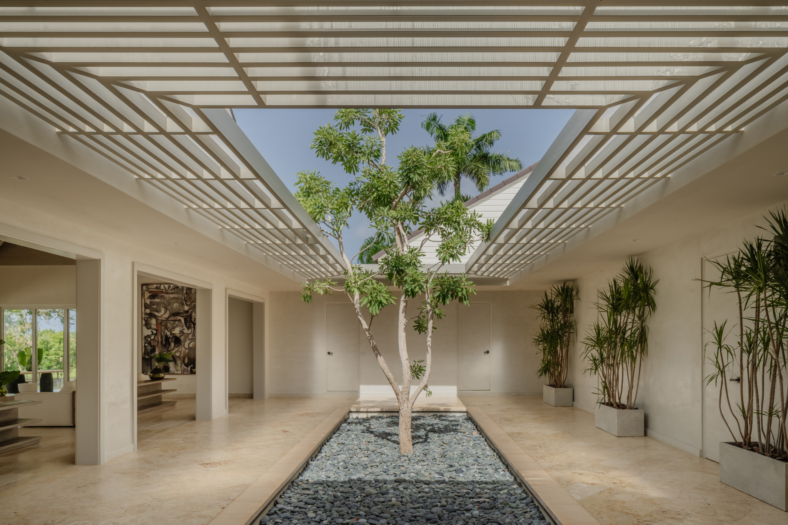 Patio Interior 1 Villa The Laurent