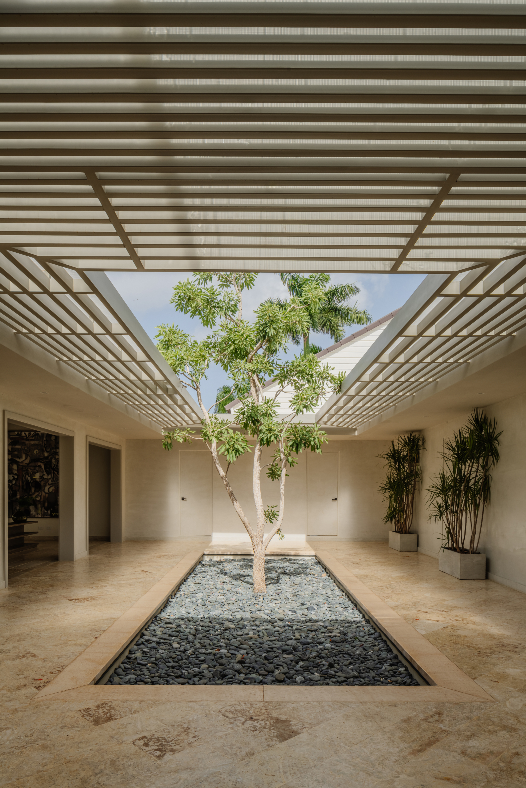 Patio Interior 2 Villa The Laurent