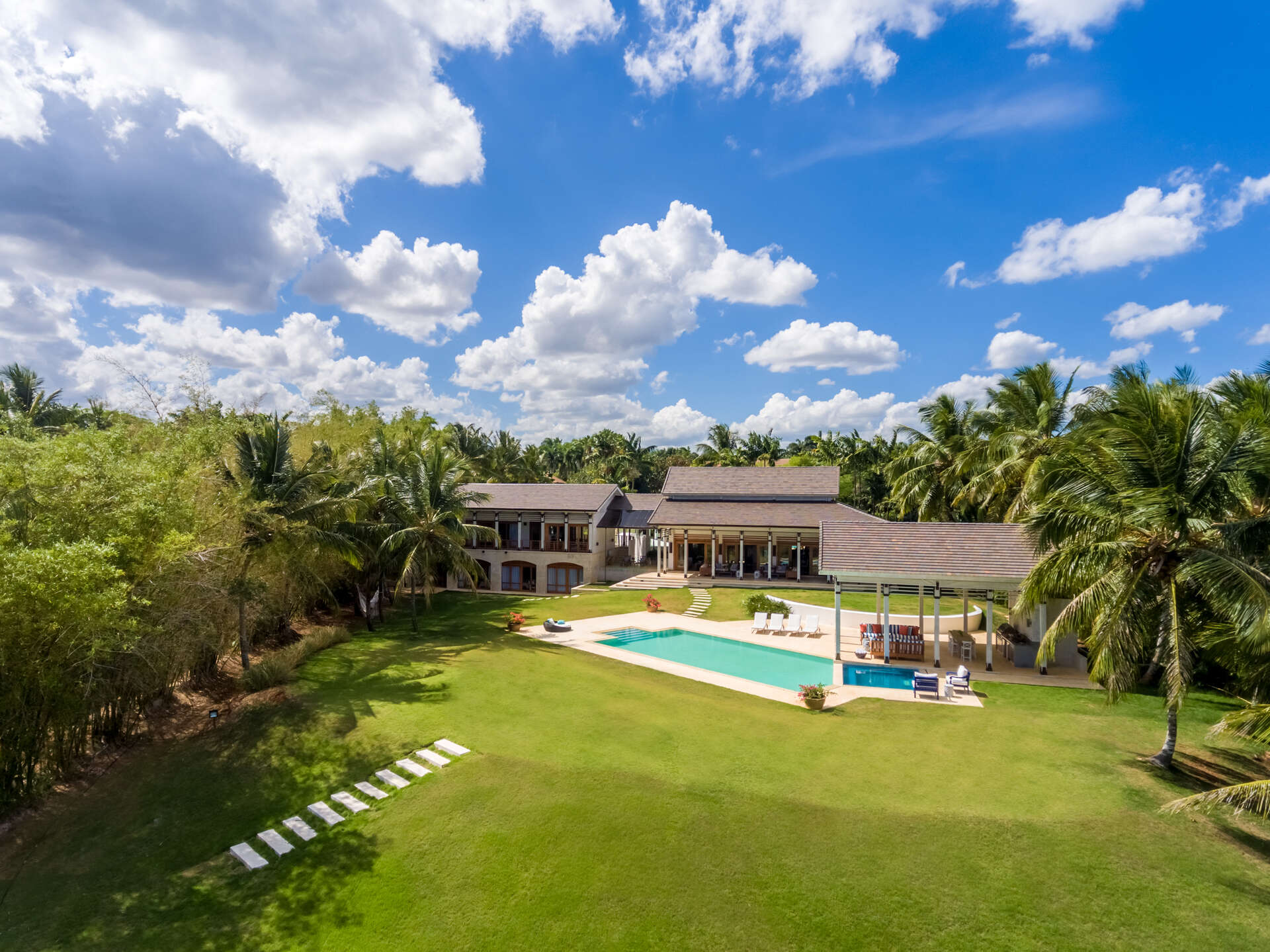 Villa Deja Vu